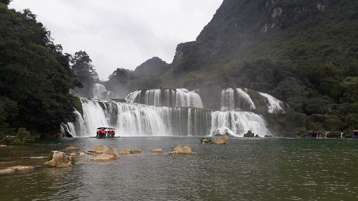 Ban Gioc waterfall - Ba Be lake tour